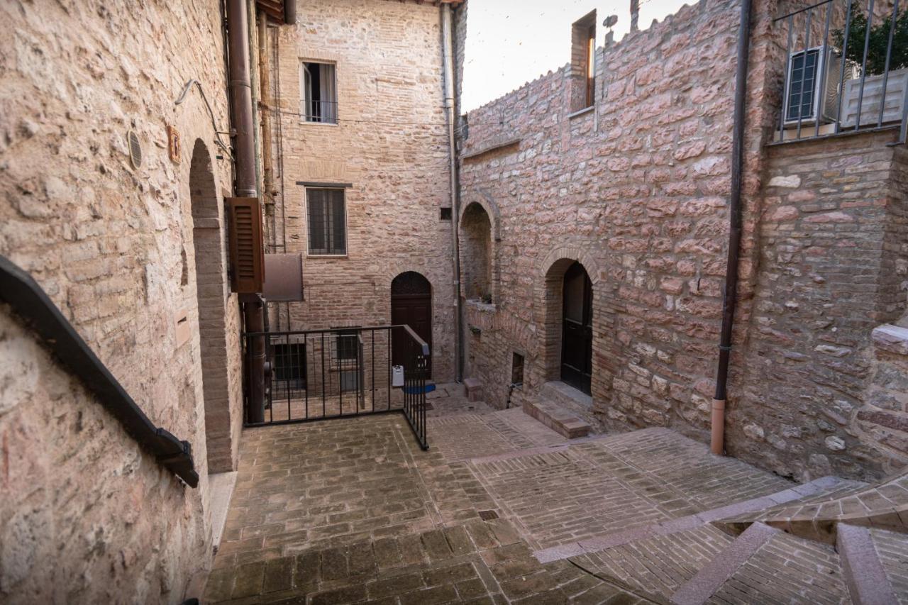 Brunelli Appartamenti Asís Exterior foto
